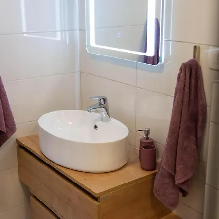Stunning In With 4 Bedrooms, Wifi And Heated Swimming Pool * Studenci