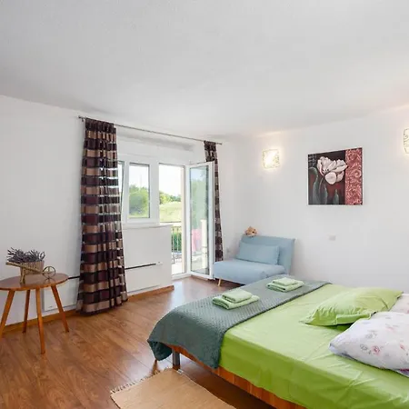 Stunning In With 4 Bedrooms, Wifi And Heated Swimming Pool * Studenci