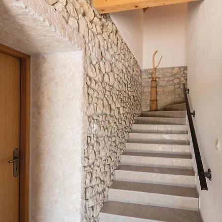 Stunning In With 4 Bedrooms, Wifi And Heated Swimming Pool *