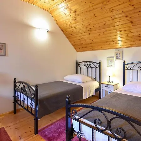 Stunning In With 4 Bedrooms, Wifi And Heated Swimming Pool Дом отдыха *