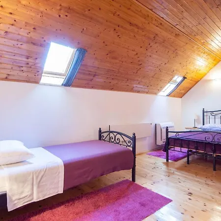 Stunning In With 4 Bedrooms, Wifi And Heated Swimming Pool Дом отдыха *